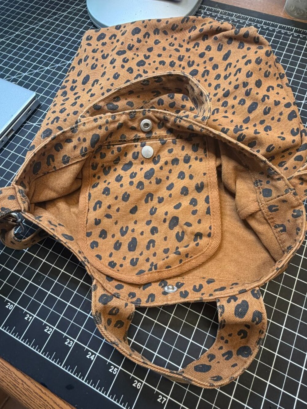 Baggu Vertical Duck Canvas Tote Nutmeg Leopard - Picture 4 of 6